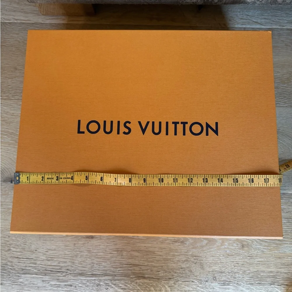 Authentic Extra Large Louis Vuitton Gift Box Magnetic closure price firm!